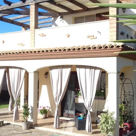 Casa Vacanze Menta Fiorita 플루미니 디 콰르투 외부 사진