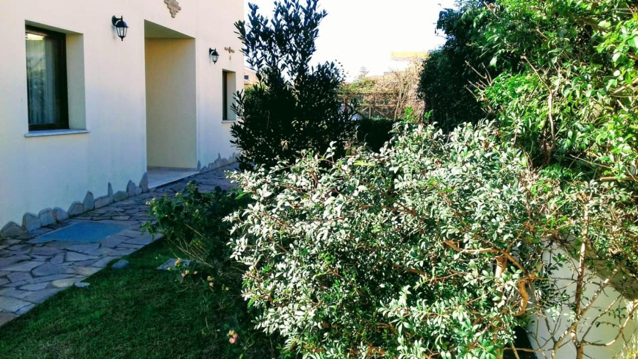 Casa Vacanze Menta Fiorita 플루미니 디 콰르투 외부 사진