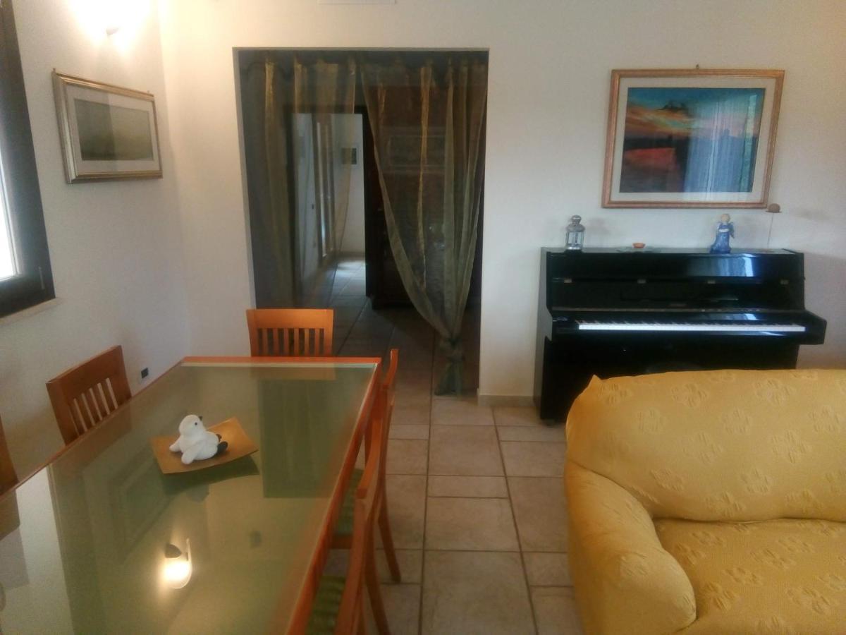 Casa Vacanze Menta Fiorita 플루미니 디 콰르투 외부 사진