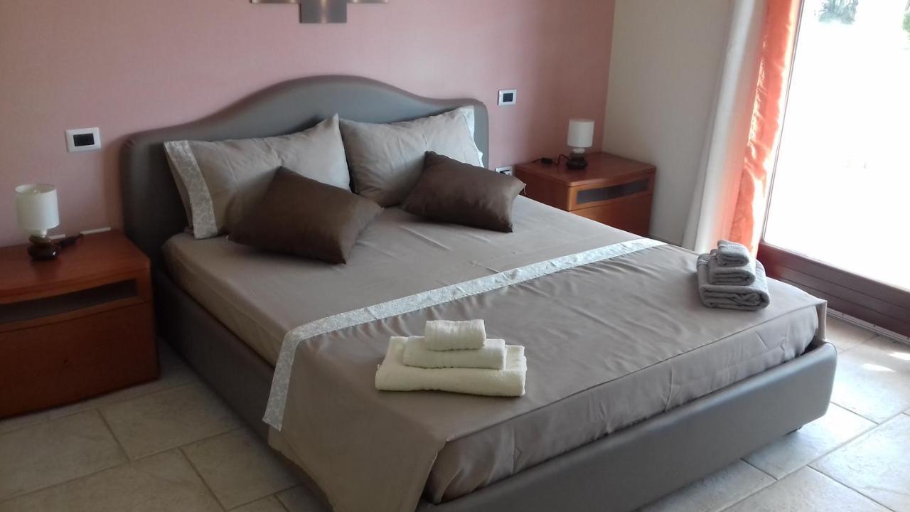 Casa Vacanze Menta Fiorita 플루미니 디 콰르투 외부 사진