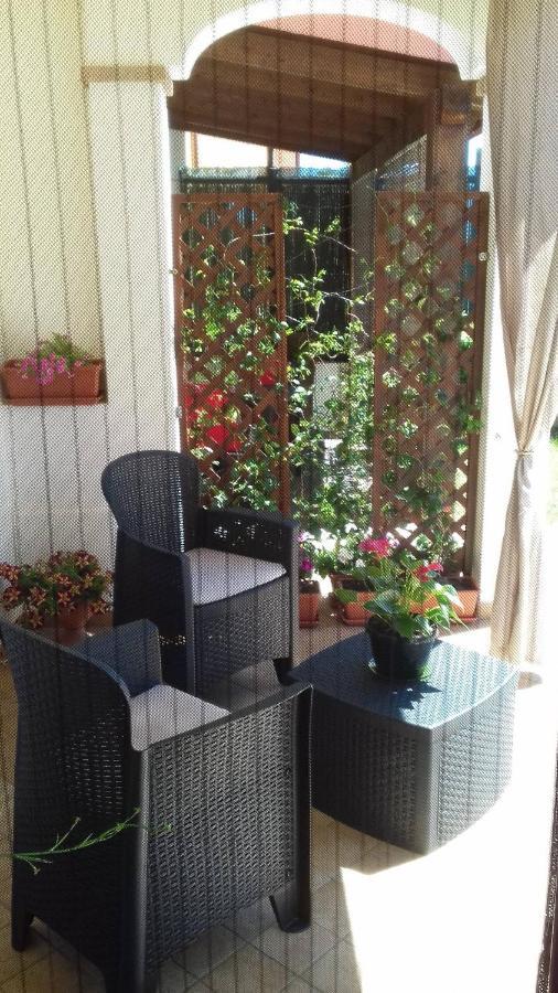 Casa Vacanze Menta Fiorita 플루미니 디 콰르투 외부 사진